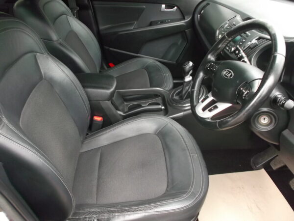 2012 Kia Sportage 2 Crdi SUV, Only 111,000 Miles, S/H, Mot March 2026, Excellent Condition - Image 12
