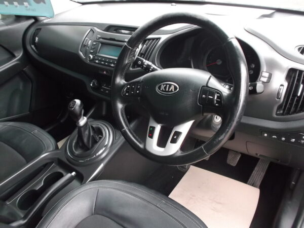 2012 Kia Sportage 2 Crdi SUV, Only 111,000 Miles, S/H, Mot March 2026, Excellent Condition - Image 8