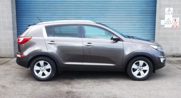 2012 Kia Sportage 2 Crdi SUV, Only 111,000 Miles, S/H, Mot March 2026, Excellent Condition - Image 3