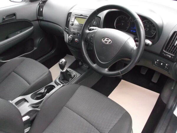 2011 61 Hyundai i30 1.4 Comfort 5dr, ## Only 61,000 Miles ## S/H, FULL MOT 2026, Outstanding Condition - Image 9