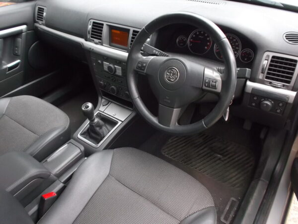2007 07 Vauxhall Vectra 2.2 Design ## Only 55,000 Miles ## SH, MOTED MARCH 2025, Fantastic Condition - Image 5