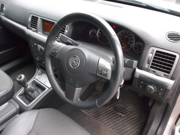 2007 07 Vauxhall Vectra 2.2 Design ## Only 55,000 Miles ## SH, MOTED MARCH 2025, Fantastic Condition - Image 3
