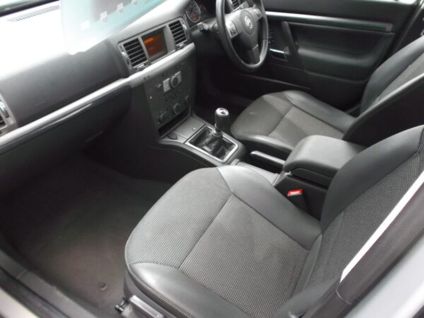 2007 07 Vauxhall Vectra 2.2 Design ## Only 55,000 Miles ## SH, MOTED MARCH 2025, Fantastic Condition - Image 6