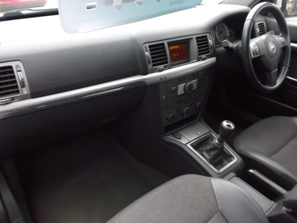 2007 07 Vauxhall Vectra 2.2 Design ## Only 55,000 Miles ## SH, MOTED MARCH 2025, Fantastic Condition - Image 9