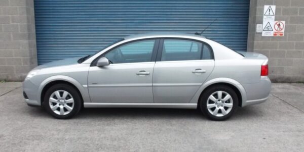 2007 07 Vauxhall Vectra 2.2 Design ## Only 55,000 Miles ## SH, MOTED MARCH 2025, Excellent Condition - Image 3