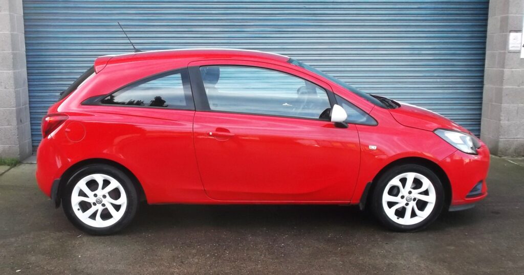 2015 65 vauxhall corsa 1. 4 sting 3dr only 82,000 miles s/h, mot oct 2026, excellent condition 2015 65 vauxhall corsa 1. 4 sting 3dr only 82,000 miles s/h, mot oct 2026, excellent condition - image 6