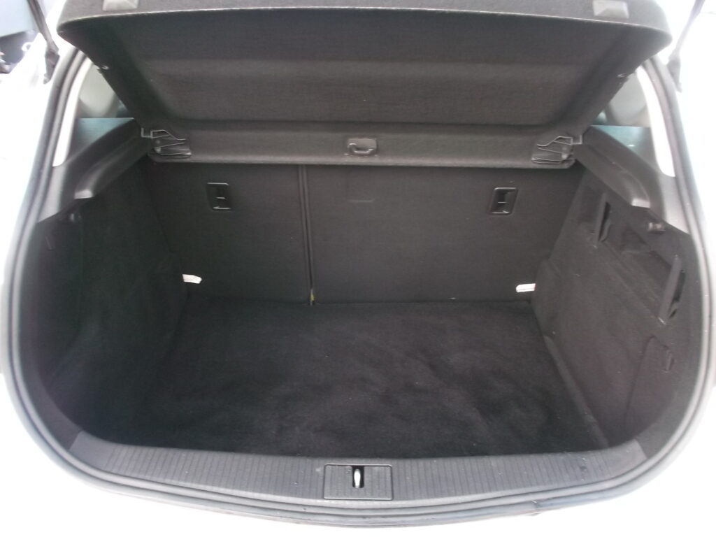 2012 62 vauxhall astra 1. 4 exclusiv 5dr ## only 42,000 miles ## s/h, full mot december 2026, excellent condition 2012 62 vauxhall astra 1. 4 exclusiv 5dr ## only 42,000 miles ## s/h, full mot december 2026, excellent condition - image 19