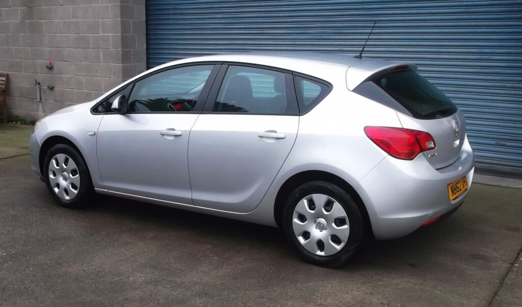2012 62 vauxhall astra 1. 4 exclusiv 5dr ## only 42,000 miles ## s/h, full mot december 2026, excellent condition 2012 62 vauxhall astra 1. 4 exclusiv 5dr ## only 42,000 miles ## s/h, full mot december 2026, excellent condition - image 5