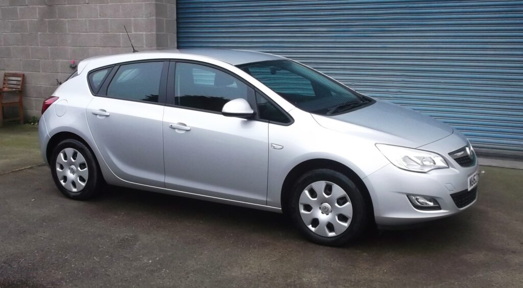 2012 62 vauxhall astra 1. 4 exclusiv 5dr ## only 42,000 miles ## s/h, full mot december 2026, excellent condition 2012 62 vauxhall astra 1. 4 exclusiv 5dr ## only 42,000 miles ## s/h, full mot december 2026, excellent condition - image 7
