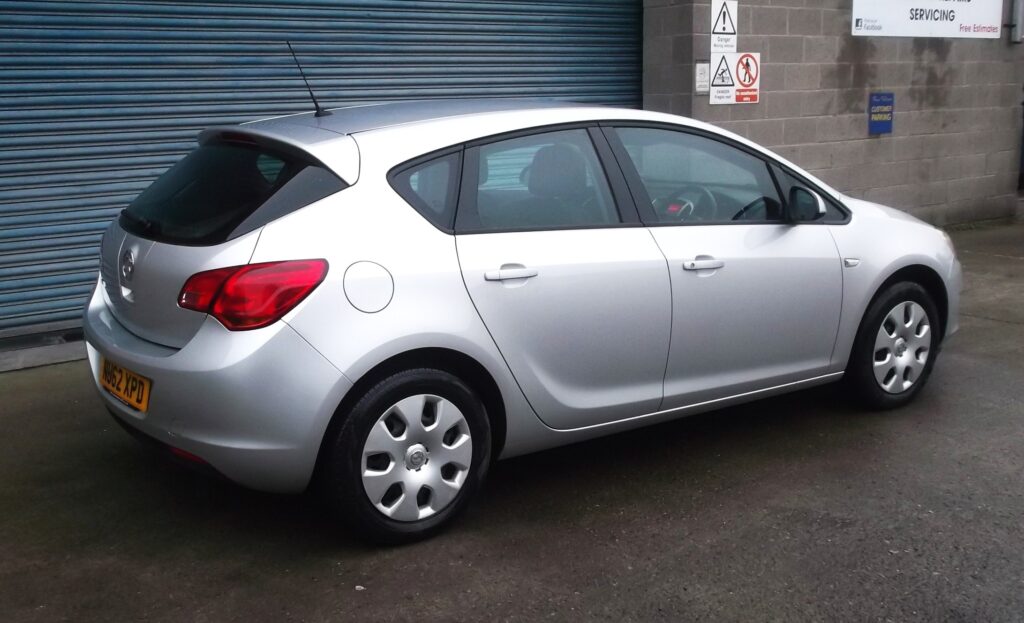 2012 62 vauxhall astra 1. 4 exclusiv 5dr ## only 42,000 miles ## s/h, full mot december 2026, excellent condition 2012 62 vauxhall astra 1. 4 exclusiv 5dr ## only 42,000 miles ## s/h, full mot december 2026, excellent condition - image 8