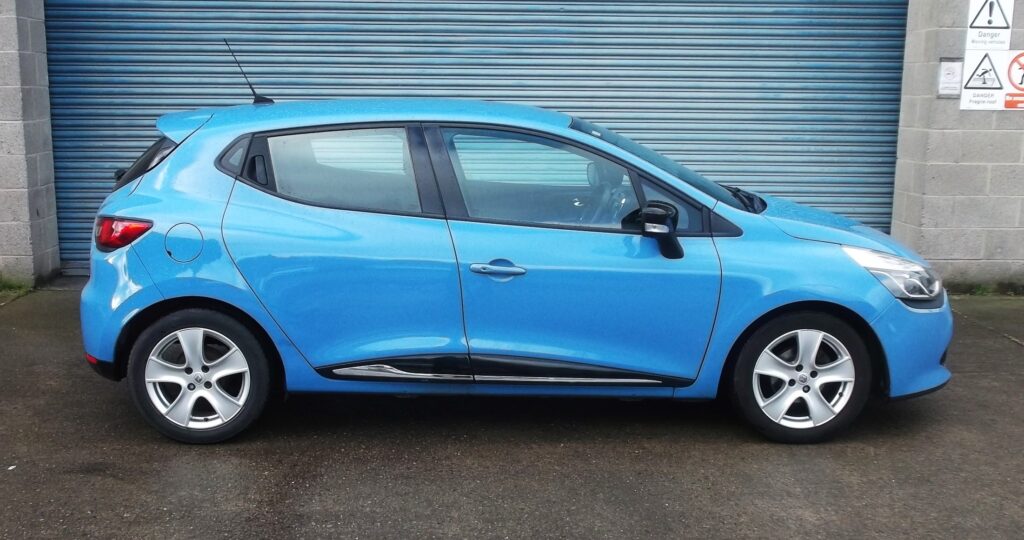 2014 64 renault clio 1. 2 dynamique medianav 5dr, only 78,000 miles g/s/h, full mot 2026, excellent condition 2014 64 renault clio 1. 2 dynamique medianav 5dr, only 78,000 miles g/s/h, full mot 2026, excellent condition - image 6