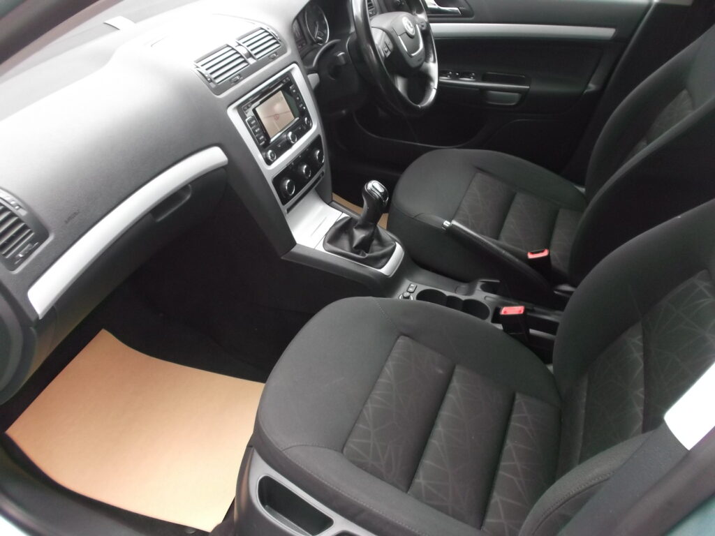 2011 61 skoda octavia 1. 4 se plus tsi estate 5dr 💥only 63,000 miles💥 g/s/h, mot march 2027, excellent condition 2011 61 skoda octavia 1. 4 se plus tsi estate 5dr 💥only 63,000 miles💥 g/s/h, mot march 2027, excellent condition - image 9