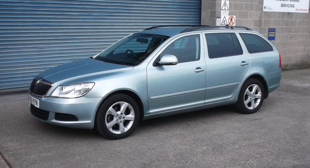 2011 61 skoda octavia 1. 4 se plus tsi estate 5dr 💥only 63,000 miles💥 g/s/h, mot march 2027, excellent condition 2011 61 skoda octavia 1. 4 se plus tsi estate 5dr 💥only 63,000 miles💥 g/s/h, mot march 2027, excellent condition - image 4