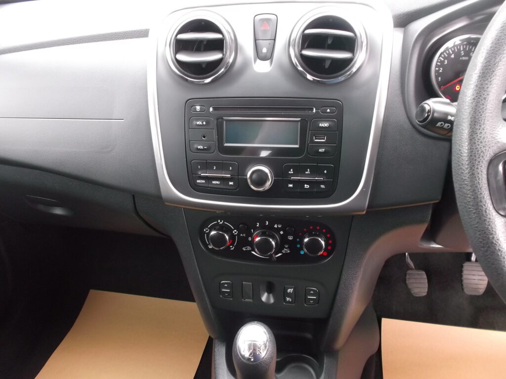 2016 16 dacia sandero laureate 1. 5 dci 5dr 💥only 65,000 miles💥 s/h, mot full 2027, fantastic condition 2016 16 dacia sandero laureate 1. 5 dci 5dr 💥only 65,000 miles💥 s/h, mot full 2027, fantastic condition - image 9