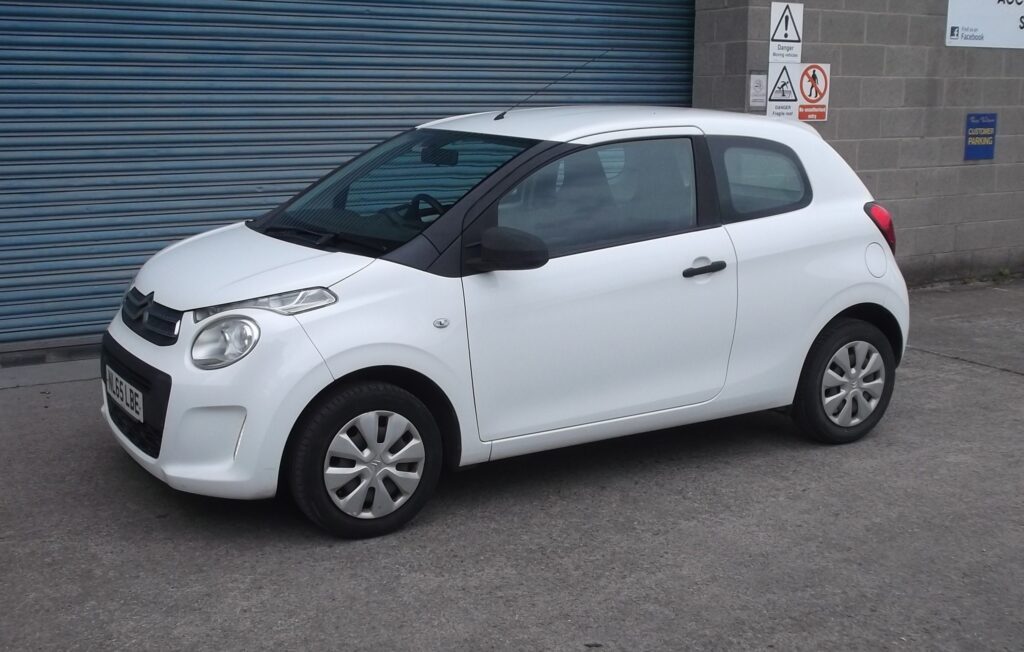 2015 65 citroen c1 touch 3 dr 💥 only 53,000 miles 💥 f/s/h full mot 2027 excellent condition 2015 65 citroen c1 touch 3 dr 💥 only 53,000 miles 💥 f/s/h full mot 2027 excellent condition - image 3