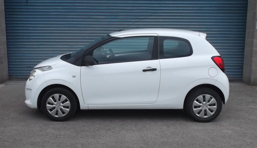 2015 65 citroen c1 touch 3 dr 💥 only 53,000 miles 💥 f/s/h full mot 2027 excellent condition 2015 65 citroen c1 touch 3 dr 💥 only 53,000 miles 💥 f/s/h full mot 2027 excellent condition - image 4