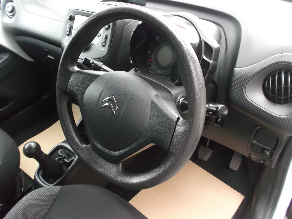 2015 65 citroen c1 touch 3 dr 💥 only 53,000 miles 💥 f/s/h full mot 2027 excellent condition 2015 65 citroen c1 touch 3 dr 💥 only 53,000 miles 💥 f/s/h full mot 2027 excellent condition - image 9