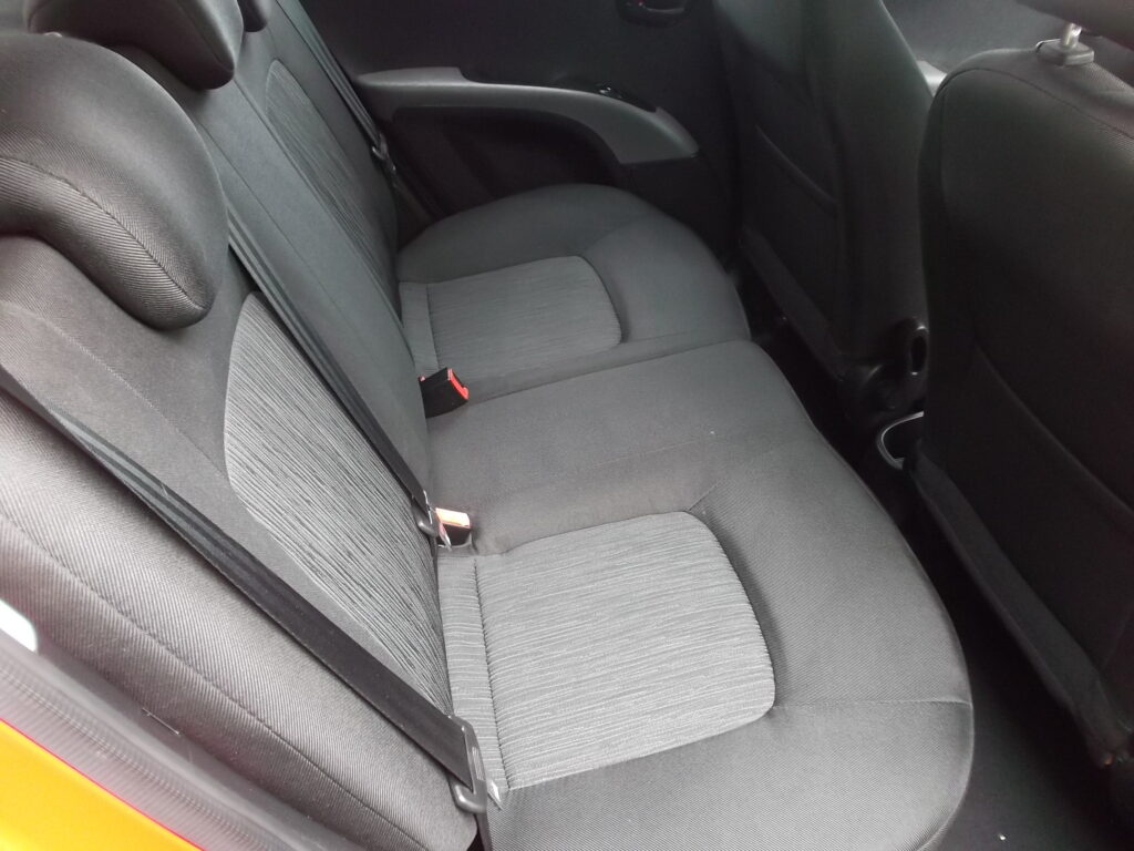 2011 11 hyundai i10 1. 0 active 5dr 💥ideal first car💥 s/h only 69,000 miles, mot full 2027, excellent condition 2011 11 hyundai i10 1. 0 active 5dr 💥ideal first car💥 s/h only 69,000 miles, mot full 2027, excellent condition - image 16