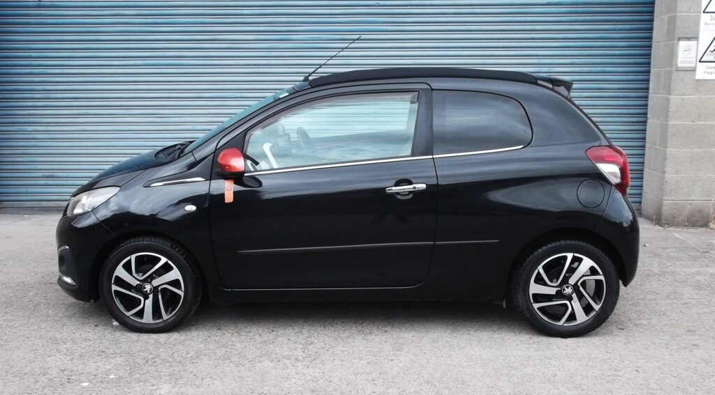 2016 16 peugeot 108 1. 2 3dr ltd edition 💥 roland garros 💥 only 85,000 miles s/h mot march 2027 excellent condition 2016 16 peugeot 108 1. 2 3dr ltd edition 💥 roland garros 💥 only 85,000 miles s/h mot march 2027 excellent condition - image 3