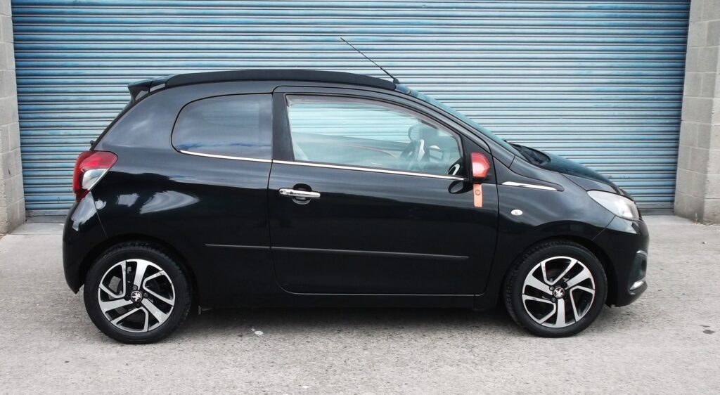 2016 16 peugeot 108 1. 2 3dr ltd edition 💥 roland garros 💥 only 85,000 miles s/h mot march 2027 excellent condition 2016 16 peugeot 108 1. 2 3dr ltd edition 💥 roland garros 💥 only 85,000 miles s/h mot march 2027 excellent condition - image 6
