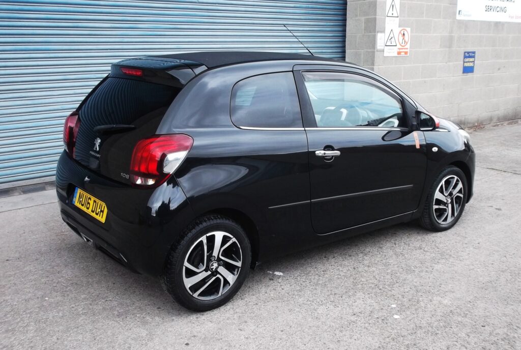 2016 16 peugeot 108 1. 2 3dr ltd edition 💥 roland garros 💥 only 85,000 miles s/h mot march 2027 excellent condition 2016 16 peugeot 108 1. 2 3dr ltd edition 💥 roland garros 💥 only 85,000 miles s/h mot march 2027 excellent condition - image 7