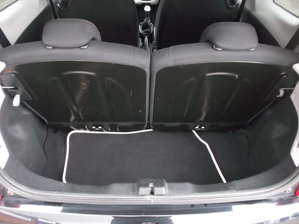 2016 16 peugeot 108 1. 2 3dr ltd edition 💥 roland garros 💥 only 85,000 miles s/h mot march 2027 excellent condition 2016 16 peugeot 108 1. 2 3dr ltd edition 💥 roland garros 💥 only 85,000 miles s/h mot march 2027 excellent condition - image 18