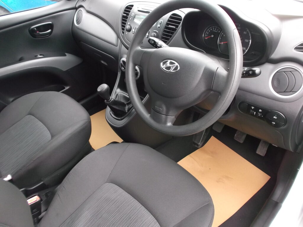 2011 61 hyundai i10 active 1. 2 5dr 💥 £20 road tax 💥 s/h only 81,000 miles, s/h, mot full 2027, excellent condition 2011 61 hyundai i10 active 1. 2 5dr 💥 £20 road tax 💥 s/h only 81,000 miles, s/h, mot full 2027, excellent condition - image 11