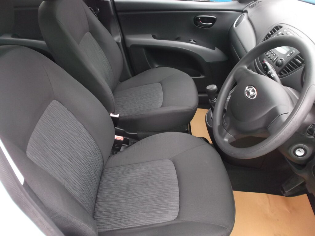 2011 61 hyundai i10 active 1. 2 5dr 💥 £20 road tax 💥 s/h only 81,000 miles, s/h, mot full 2027, excellent condition 2011 61 hyundai i10 active 1. 2 5dr 💥 £20 road tax 💥 s/h only 81,000 miles, s/h, mot full 2027, excellent condition - image 13