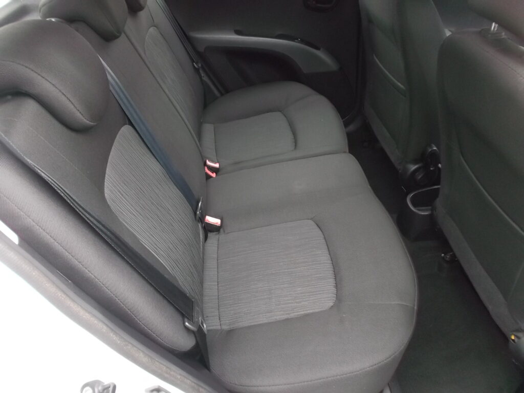 2011 61 hyundai i10 active 1. 2 5dr 💥 £20 road tax 💥 s/h only 81,000 miles, s/h, mot full 2027, excellent condition 2011 61 hyundai i10 active 1. 2 5dr 💥 £20 road tax 💥 s/h only 81,000 miles, s/h, mot full 2027, excellent condition - image 15