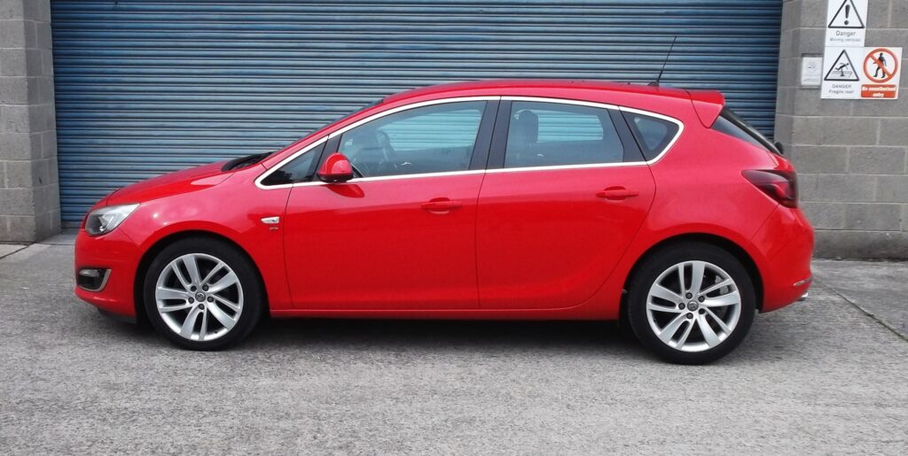 2015 15 vauxhall astra cdti sri 5dr 💥sporty spec💥 only 74,000 miles s/h, mot full 2027, excellent condition 2015 15 vauxhall astra cdti sri 5dr 💥sporty spec💥 only 74,000 miles s/h, mot full 2027, excellent condition - image 4