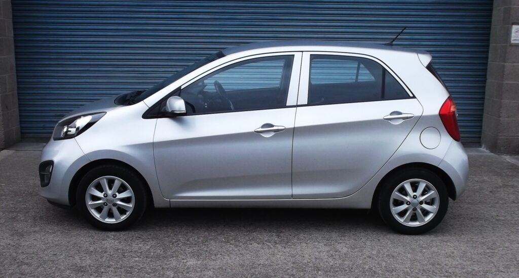 2013 13 kia picanto 2 1. 0 5dr 💥 £20 road tax 💥 s/h only 59,000 miles, s/h, mot full 2027, excellent condition 2013 13 kia picanto 2 1. 0 5dr 💥 £20 road tax 💥 s/h only 59,000 miles, s/h, mot full 2027, excellent condition - image 3