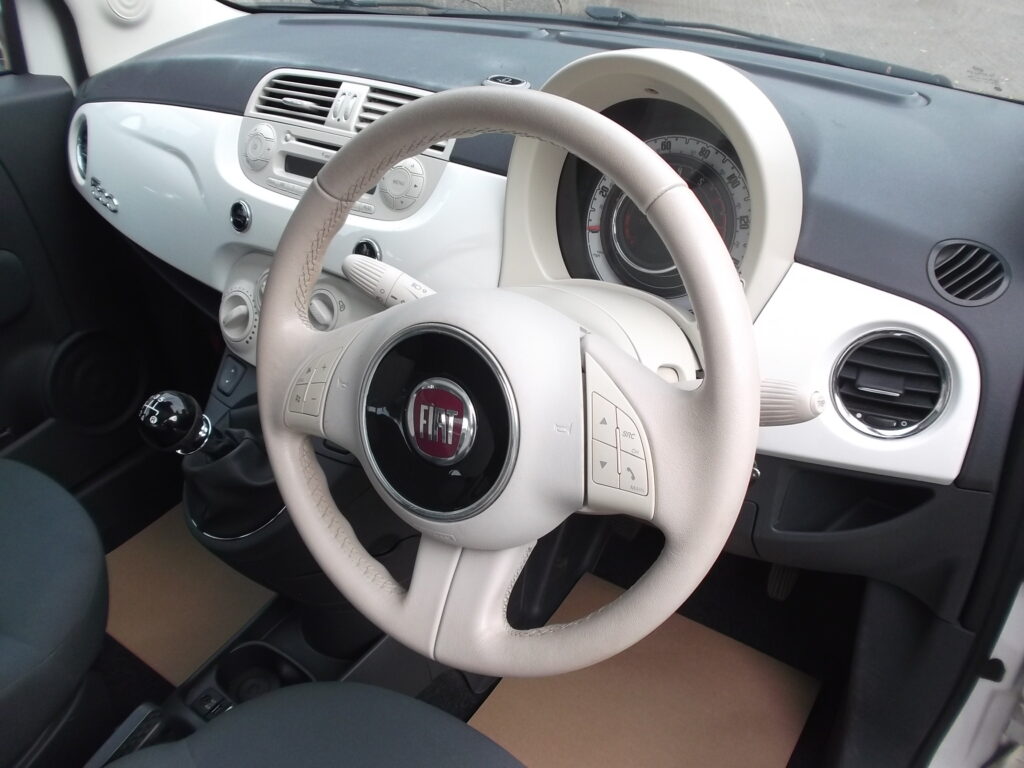 2011 11 fiat 500 lounge 3dr 💥 only 69,000 miles 💥 s/h mot 2027 outstanding condition 2011 11 fiat 500 lounge 3dr 💥 only 69,000 miles 💥 s/h mot 2027 outstanding condition - image 9