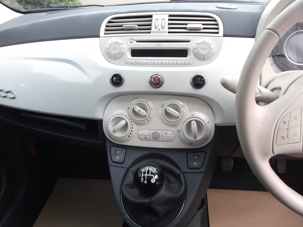 2011 11 fiat 500 lounge 3dr 💥 only 69,000 miles 💥 s/h mot 2027 outstanding condition 2011 11 fiat 500 lounge 3dr 💥 only 69,000 miles 💥 s/h mot 2027 outstanding condition - image 15
