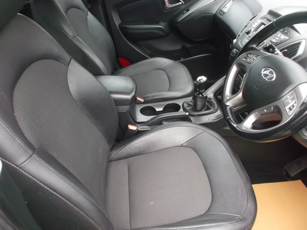 2013 63 hyundai ix35 se1. 7 crdi 💥 spacious family suv 💥 only 83,000 miles, s/h, mot april 2027, superb condition 2013 63 hyundai ix35 se1. 7 crdi 💥 spacious family suv 💥 only 83,000 miles, s/h, mot april 2027, superb condition - image 11