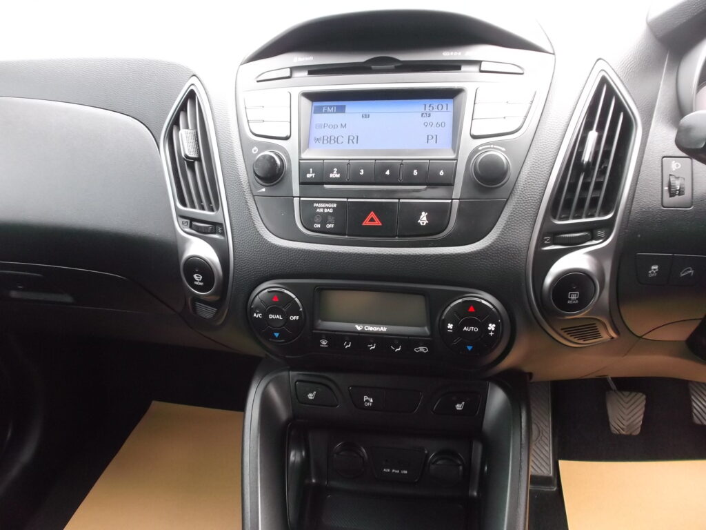 2013 63 hyundai ix35 se1. 7 crdi 💥 spacious family suv 💥 only 83,000 miles, s/h, mot april 2027, superb condition 2013 63 hyundai ix35 se1. 7 crdi 💥 spacious family suv 💥 only 83,000 miles, s/h, mot april 2027, superb condition - image 17