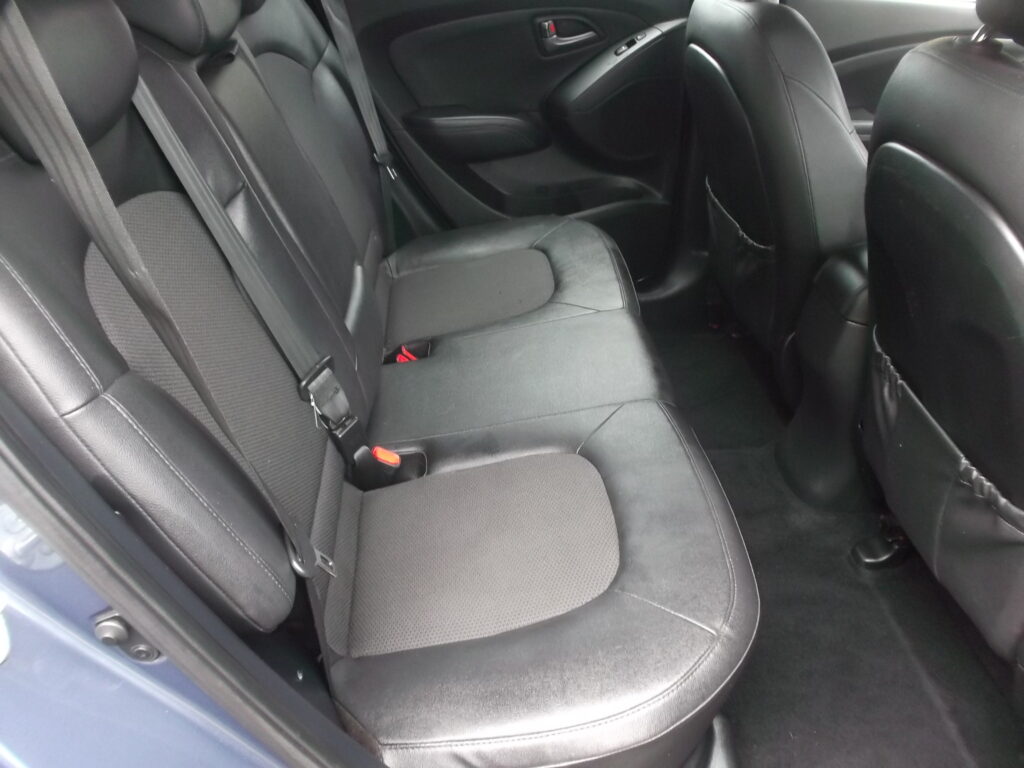 2013 63 hyundai ix35 se1. 7 crdi 💥 spacious family suv 💥 only 83,000 miles, s/h, mot april 2027, superb condition 2013 63 hyundai ix35 se1. 7 crdi 💥 spacious family suv 💥 only 83,000 miles, s/h, mot april 2027, superb condition - image 16