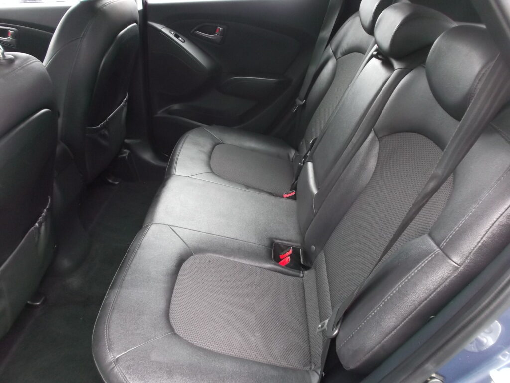 2013 63 hyundai ix35 se1. 7 crdi 💥 spacious family suv 💥 only 83,000 miles, s/h, mot april 2027, superb condition 2013 63 hyundai ix35 se1. 7 crdi 💥 spacious family suv 💥 only 83,000 miles, s/h, mot april 2027, superb condition - image 15