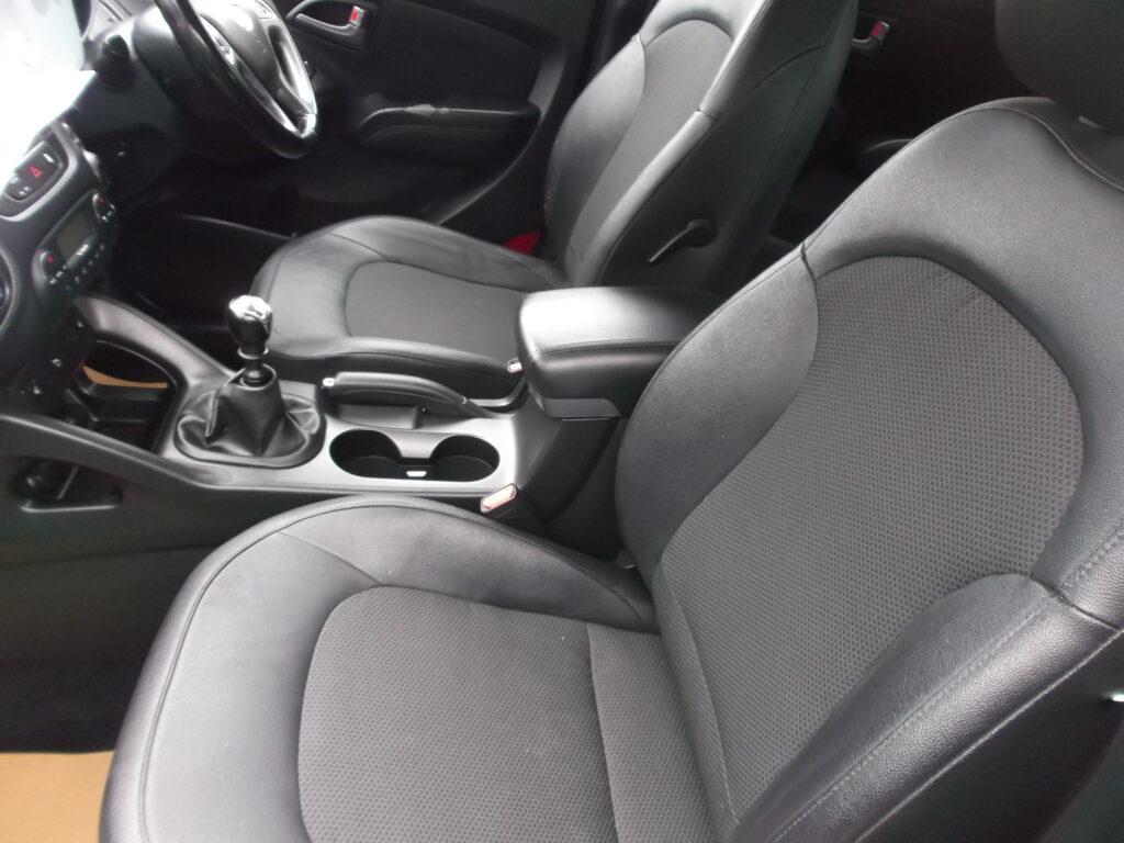 2013 63 hyundai ix35 se1. 7 crdi 💥 spacious family suv 💥 only 83,000 miles, s/h, mot april 2027, superb condition 2013 63 hyundai ix35 se1. 7 crdi 💥 spacious family suv 💥 only 83,000 miles, s/h, mot april 2027, superb condition - image 13